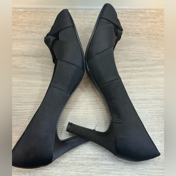 Mootsies Tootsies Black Twist Peep-Toe Heels Size 6.5 - Picture 4 of 8